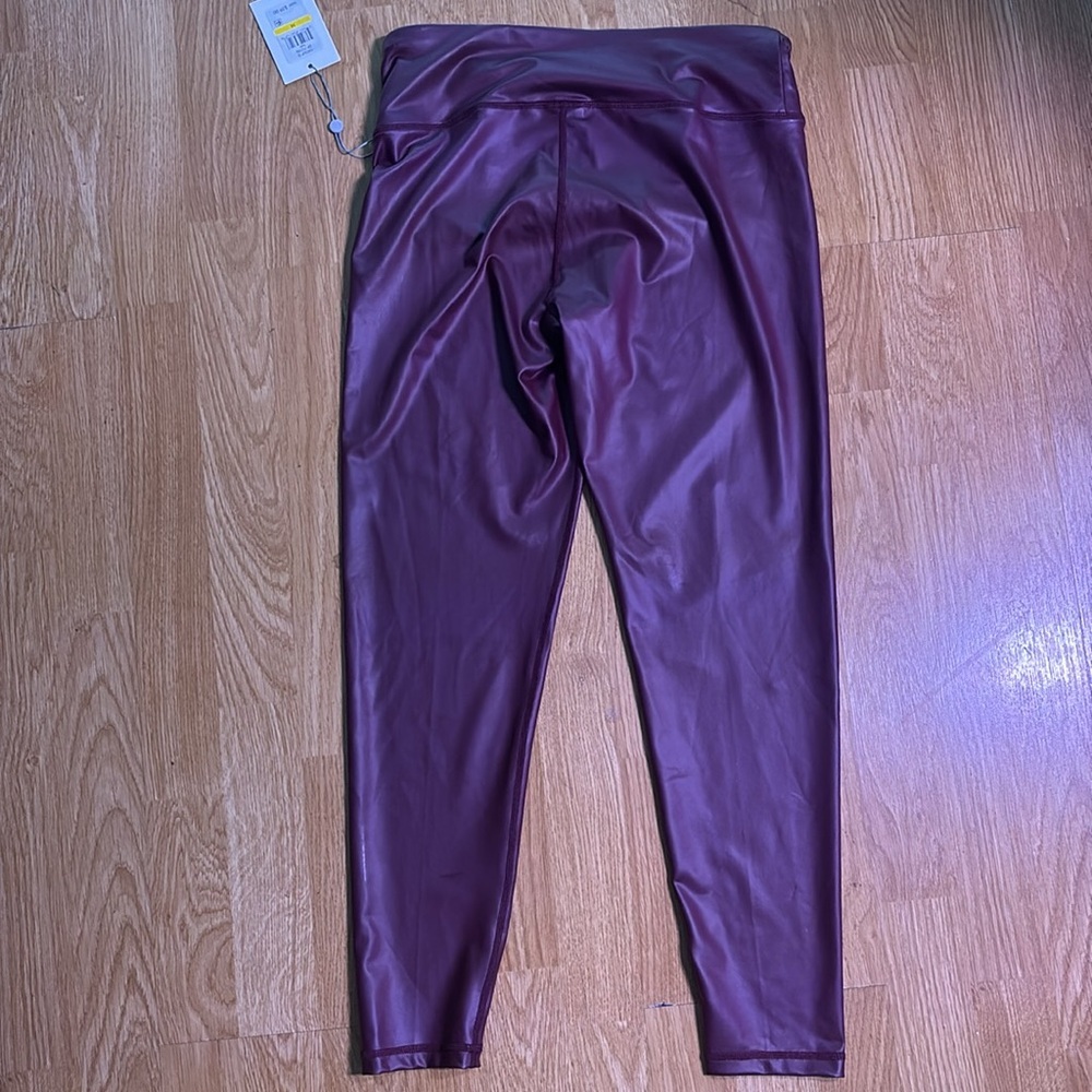 DKNY | NWOT sz medium | Burgundy Leggings cropped ankle length faux leather